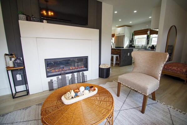 TV, fireplace - Airport Lounge Retreat HGTV Design Near Atlanta Airport (East Point)