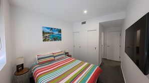 2 bedrooms, WiFi - Charming 2-Bedroom Unit with Stunning Back Creek Views (South West Rocks)