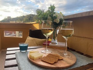 Outdoor dining - Vatican, Bright Apartment with Sunset View (Roma)