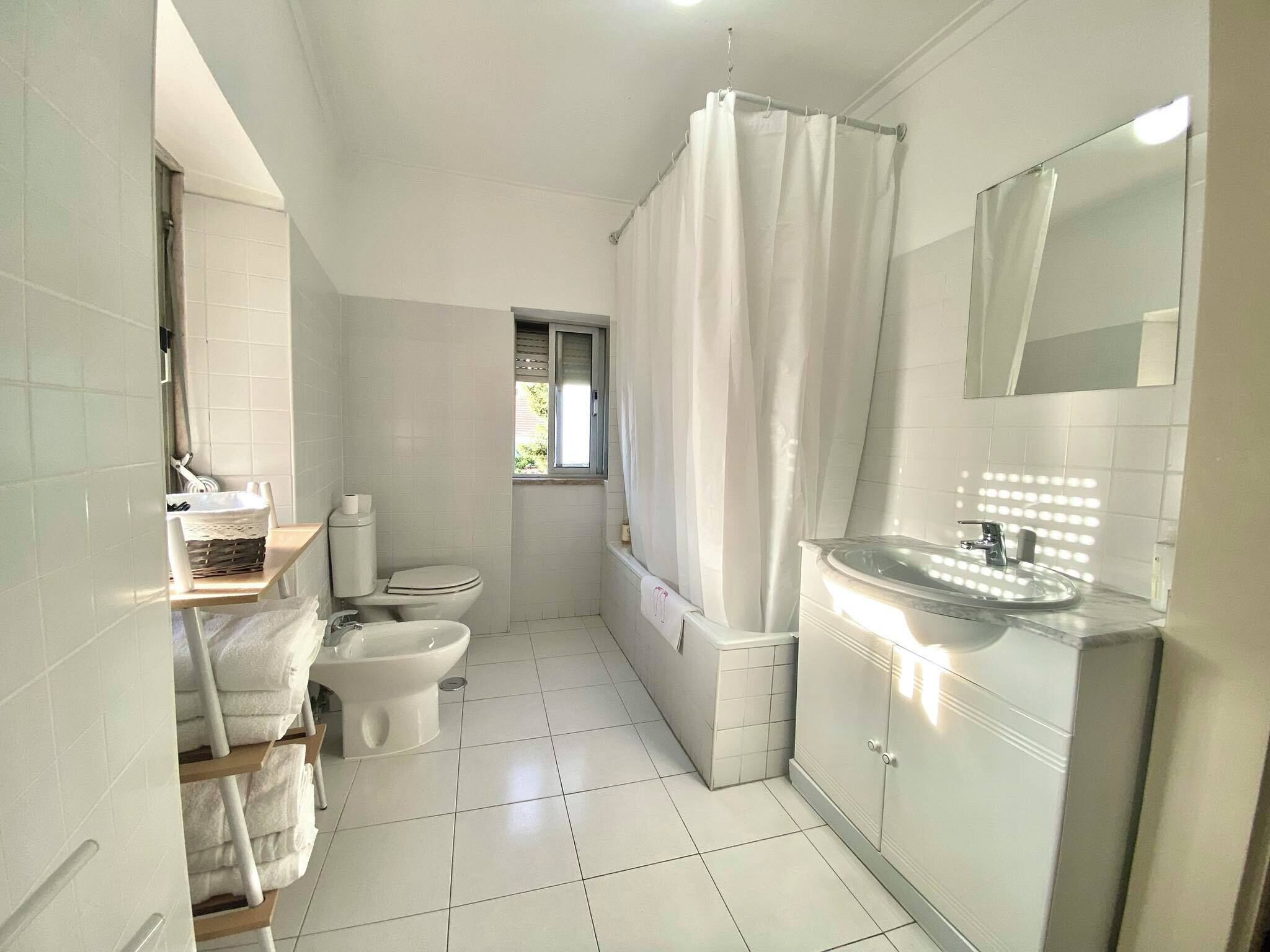 Dusche, Haartrockner, Bidet, Handtücher