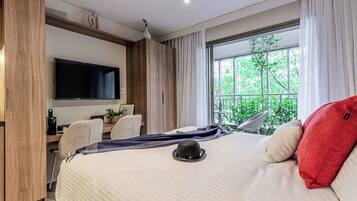 Studio Superior Couple | Individually decorated, individually furnished, laptop workspace