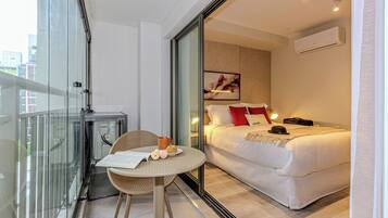 Studio Casal com Varanda | Balcony