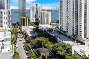 Tabla de planchar con plancha y wifi gratis