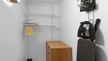 Iron/ironing board, free WiFi