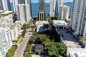 アイロン / アイロン台、WiFi (無料)