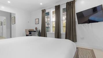 Iron/ironing board, free WiFi