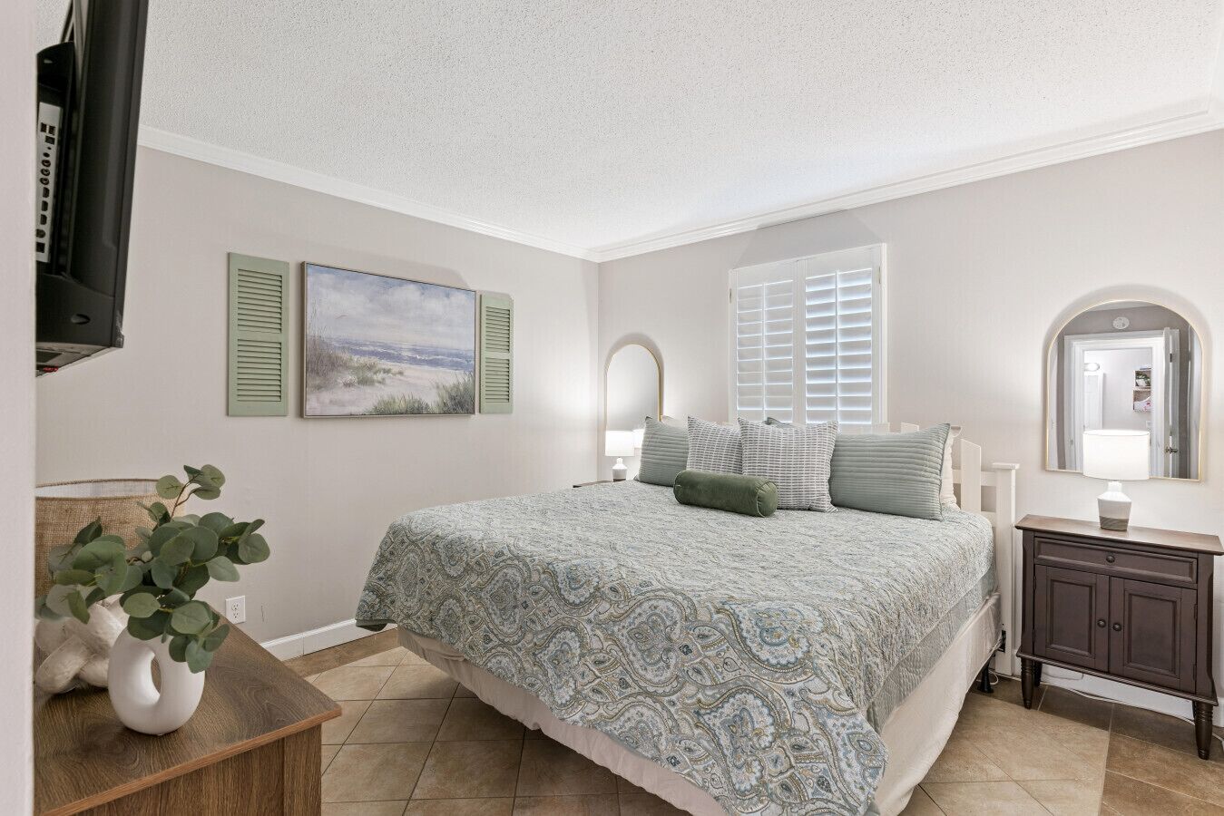 2 bedrooms, iron/ironing board, travel crib, WiFi