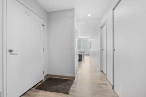 Interior - DT · Pet Friendly · Parking · Gym · Wifi · Coffee (Cleveland)