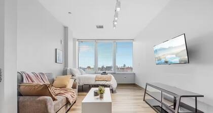 DT · Gym · Pet Friendly · 1 Bus to Clinic or CSU