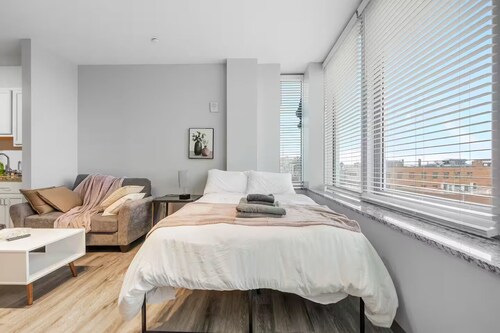 DT · Gym · Pet Friendly · 1 Bus to Clinic or CSU