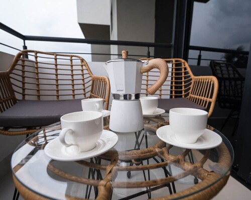 Family Rooftop by Airport Pool-Gym-Cinema-Security