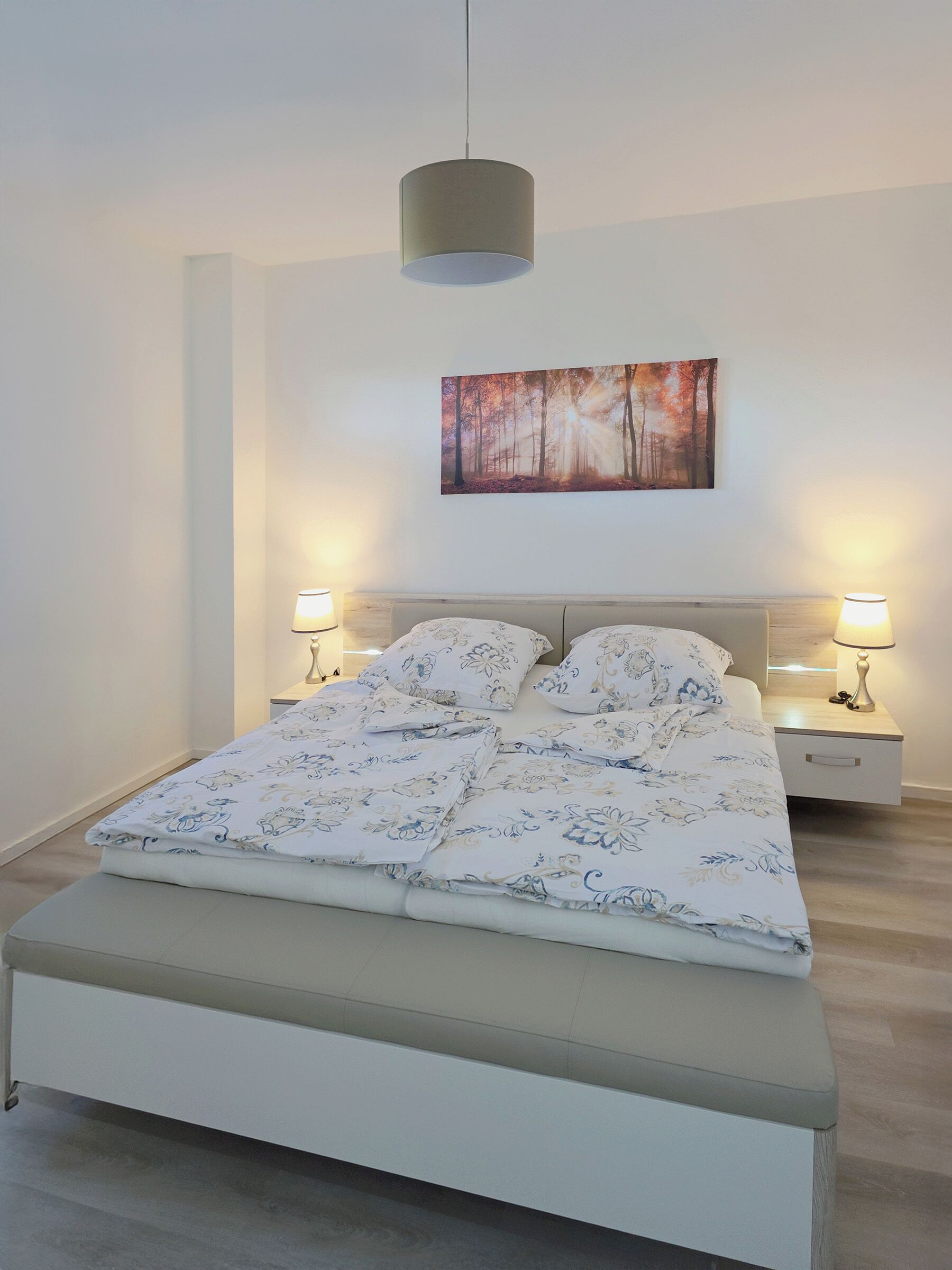 1 soverom, skrivebord, strykejern/-brett og wi-fi (inkludert)