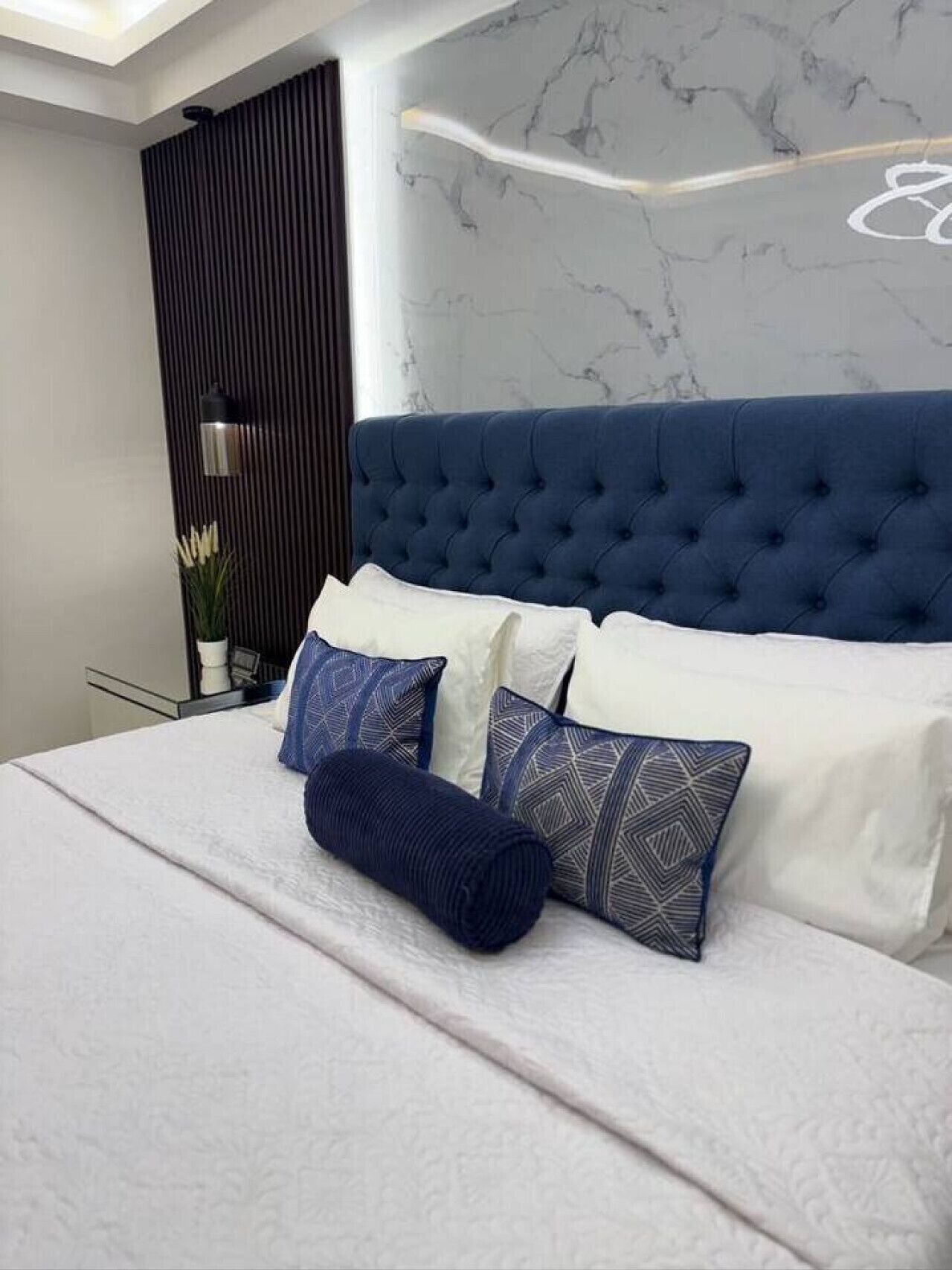 6 bedrooms, in-room safe, desk, iron/ironing board