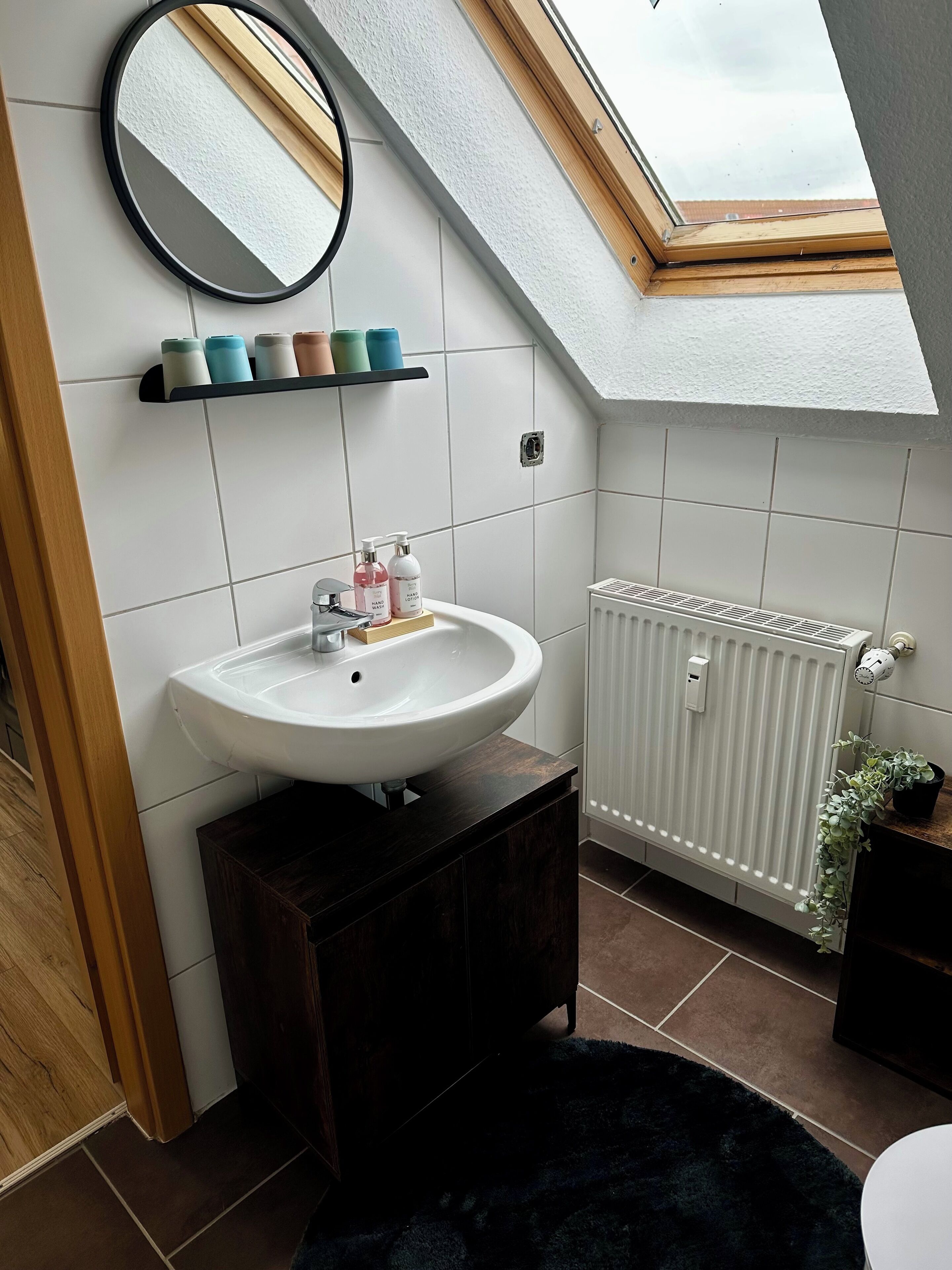 Een douche, een haardroger, handdoeken, zeep