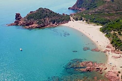 holiday home, rents rooms Domu e Mari