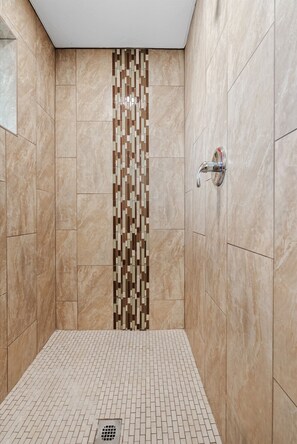 Hair dryer, towels - Stylish 4BR Scottsdale Retreat | Pool + Hot Tub | Sleeps 11 (Scottsdale)