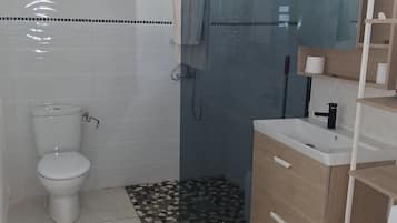 Asciugamani, sapone, carta igienica