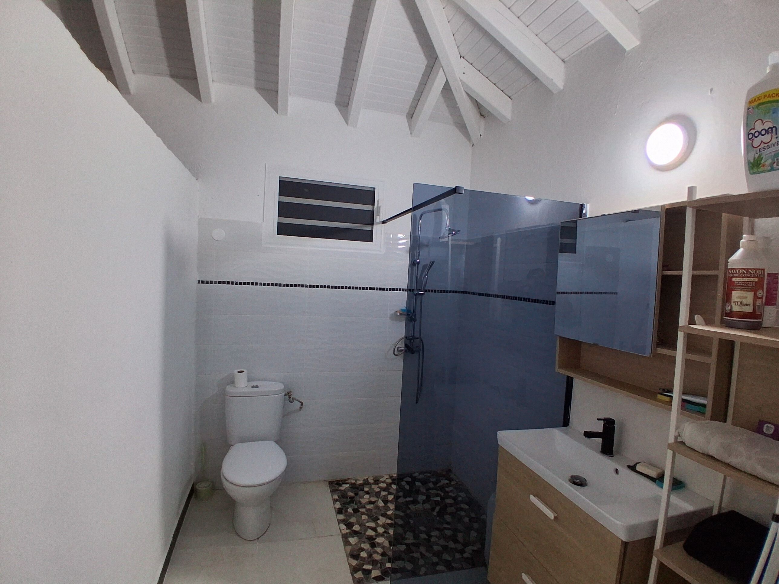 Handtücher, Seife, Toilettenpapier