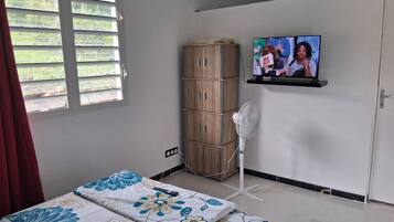 1 bedroom, WiFi, bed sheets