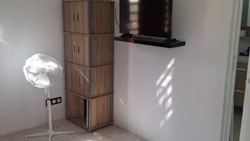 1 camera, Wi-Fi, lenzuola