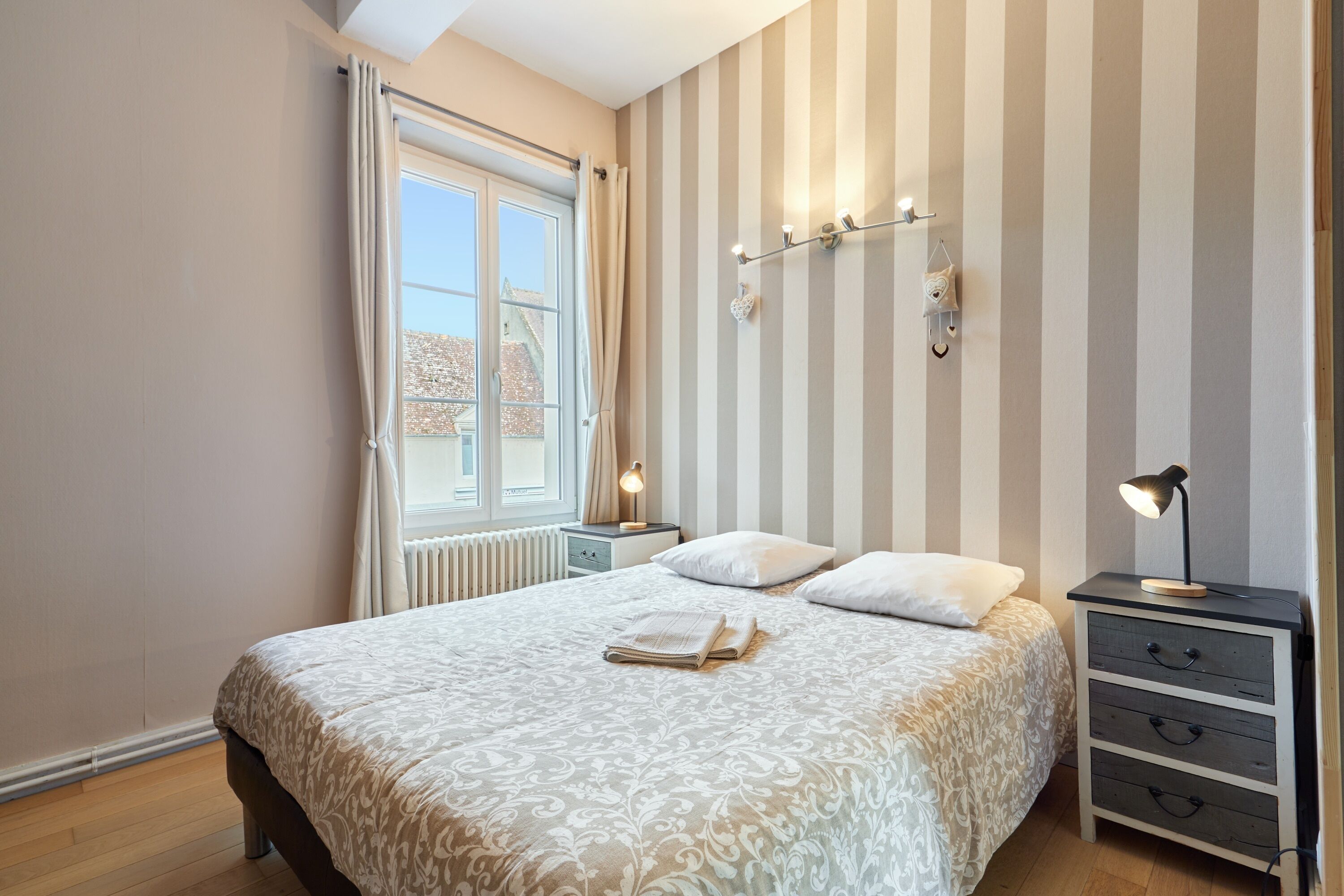 熨斗/熨衣板、免费 WiFi、床单