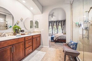 Shower, eco-friendly toiletries, hair dryer, bidet - Lakefront Spa Luxe • Theater & Game & View • USAFA 10 Min • Sleeps 10 (Monument)