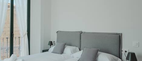 Internet, bed sheets