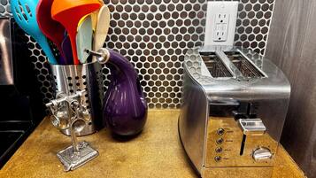 Mikrowelle, Ofen, Herdplatte, Geschirrspüler