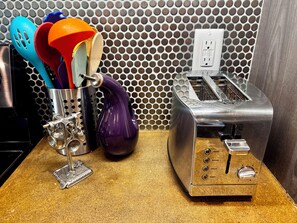 Mikrowelle, Ofen, Herdplatte, Geschirrspüler