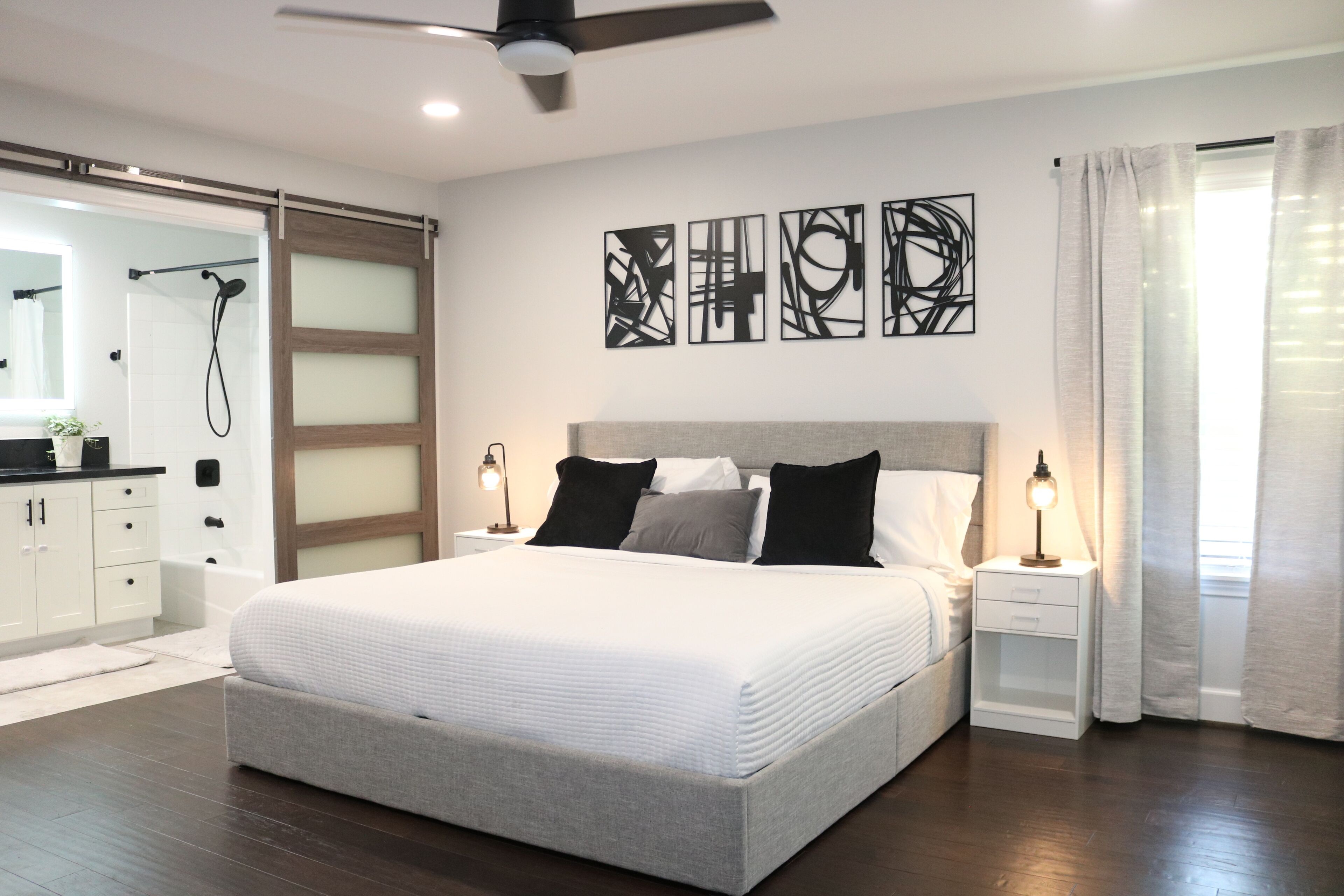 3 makuuhuonetta, silitysrauta/-lauta, ilmainen Wi-Fi, vuodevaatteet