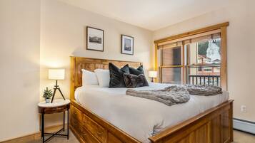 1 chambre, fer et planche à repasser, accès au Wi-Fi (inclus)