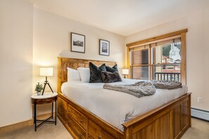 1 soverom, strykejern/-brett, wi-fi (inkludert) og sengetøy