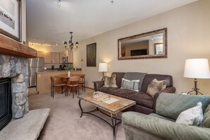 TV, fireplace - Walk to Slopes! Hot Tubs, Balcony & Fireplace (Keystone)