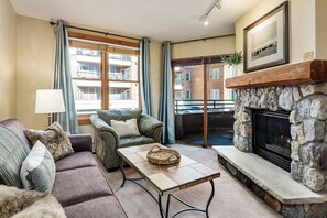 Télévision, cheminée