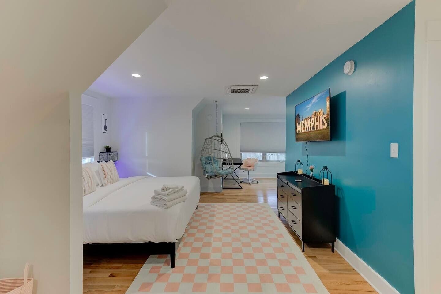 3 bedrooms, iron/ironing board, free WiFi, bed sheets