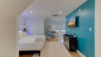 Iron/ironing board, WiFi, bed sheets