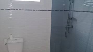 Asciugamani, sapone, carta igienica