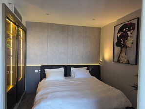 1 bedroom, iron/ironing board, WiFi, bed sheets - Cozy 1-bedroom apartment in charming El Sheikh Zayed City with AC (El Sheikh Zayed City)