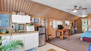 4 bedrooms, WiFi, bed sheets