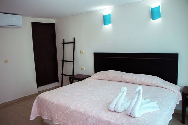 Phòng đôi, ban công, quang cảnh vườn | Bàn ủi/dụng cụ ủi quần áo, truy cập Internet không dây miễn phí