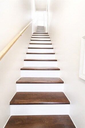 Interior - Downtown - Entire Apartment - 2 Bedrooms, 1 Bath (Baltimore)