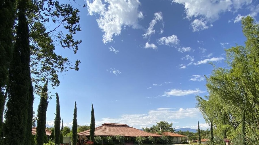 HOTEL CAMPESTRE TARDES CALEÑAS