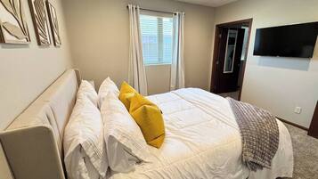 Silitysrauta/-lauta, Wi-Fi, vuodevaatteet