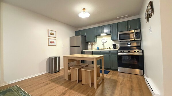 Fridge, microwave, oven, stovetop - Main St. Studio - Walk to Lifts, Dining, and Shopping (Red River)