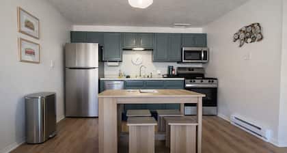 Main St. Studio - Walk to Lifts, Dining, and Shopping