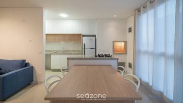 Basic Apartment | Dining