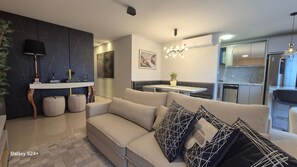 Basic Apartment | Living area