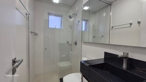Departamento básico | Baño | Regadera