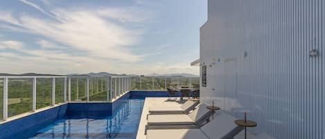 Eenvoudig appartement | Zwembad | Een binnenzwembad en een buitenzwembad