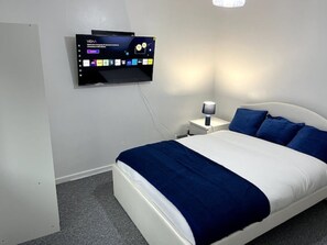 3 dormitorios, tabla de planchar con plancha, wifi y ropa de cama
